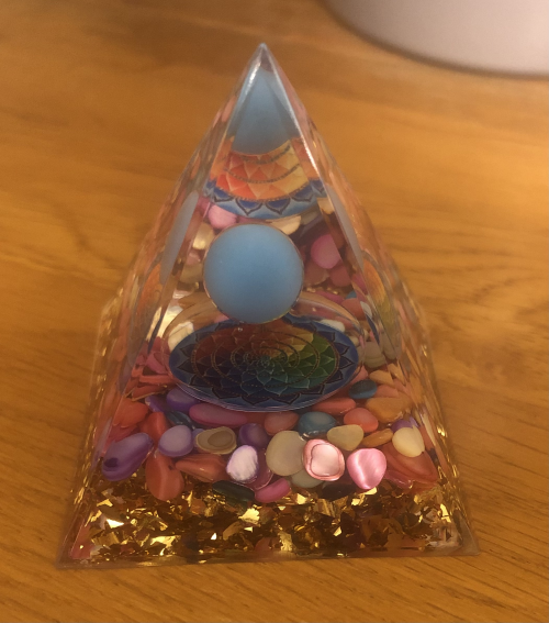 Pyramide « 7 chakras » tourmaline