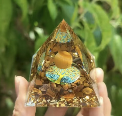 Pyramide « arbre de vie » oeil de tigre