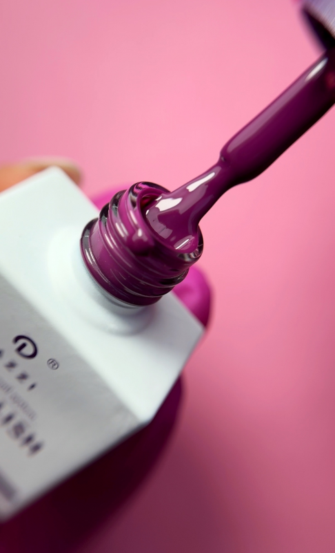 Vernis semi-permanent "Aubergine" - 014 rouge / bordeaux 8ml