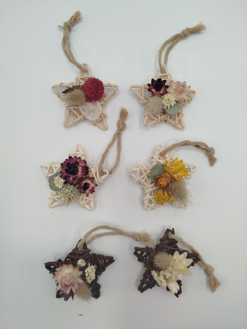 Petite étoile en rotin