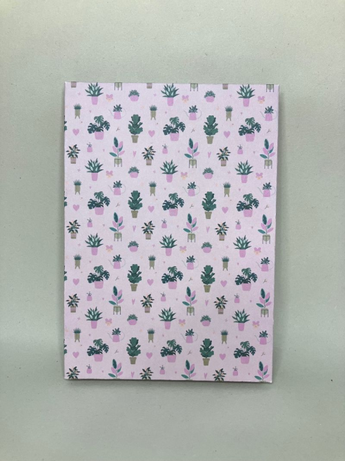 Petit cahier avec pages blanches et lignes