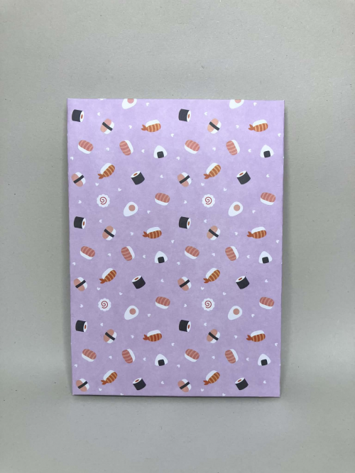 Petit cahier avec pages blanches et lignes