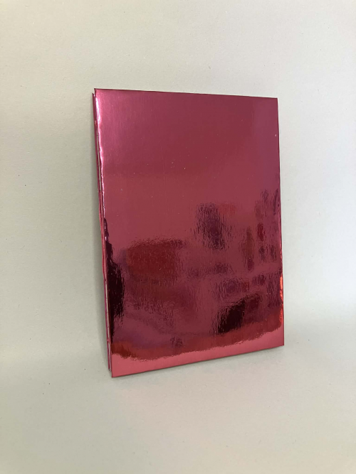 Petit cahier avec pages blanches et lignes