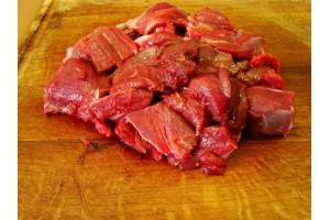 Viande pour civet de Cerf Surgelé avec os, 1kg, retrait en magasin seulement