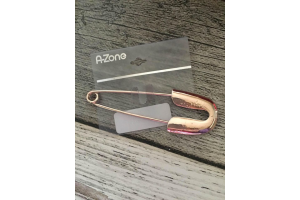 Grosse broche épingle dorée