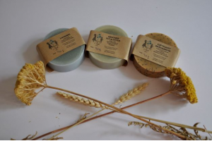 LOT DE 3 SAVONS GAMME "PARFUMES" LOT DE 3 SAVONS GAMME "PARFUMES"