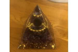 Pyramide « cercle doré » améthyste