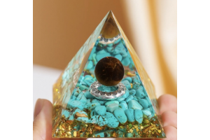 Pyramide « anneau argenté »