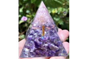 Pyramide « arbre quartz rose »