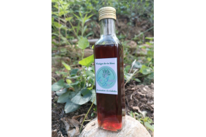 Vinaigre de vin blanc aromatisé à la violette