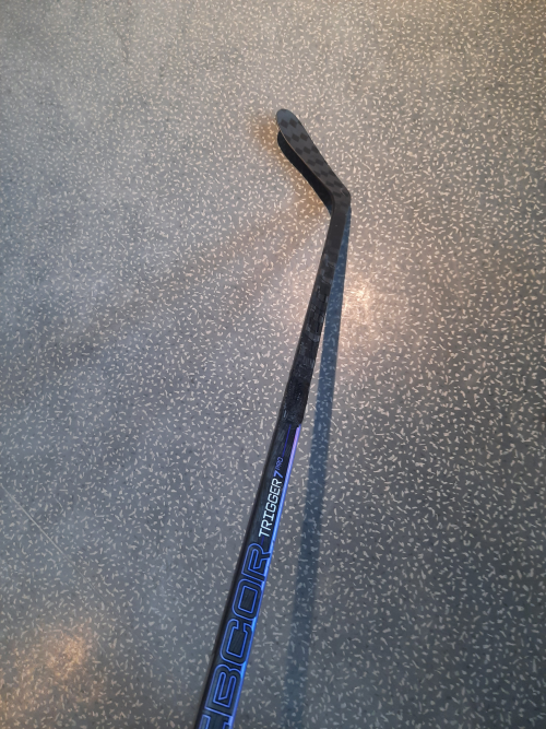 Crosse gauche Flex 75 CCM Ribcor Trigger 7 Pro